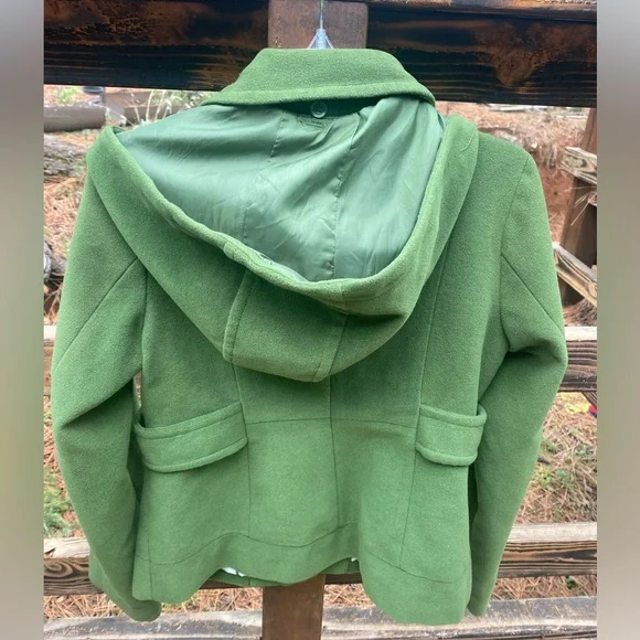 Tulle brand jacket w/ hood💚 Size small - Picture 2 of 6